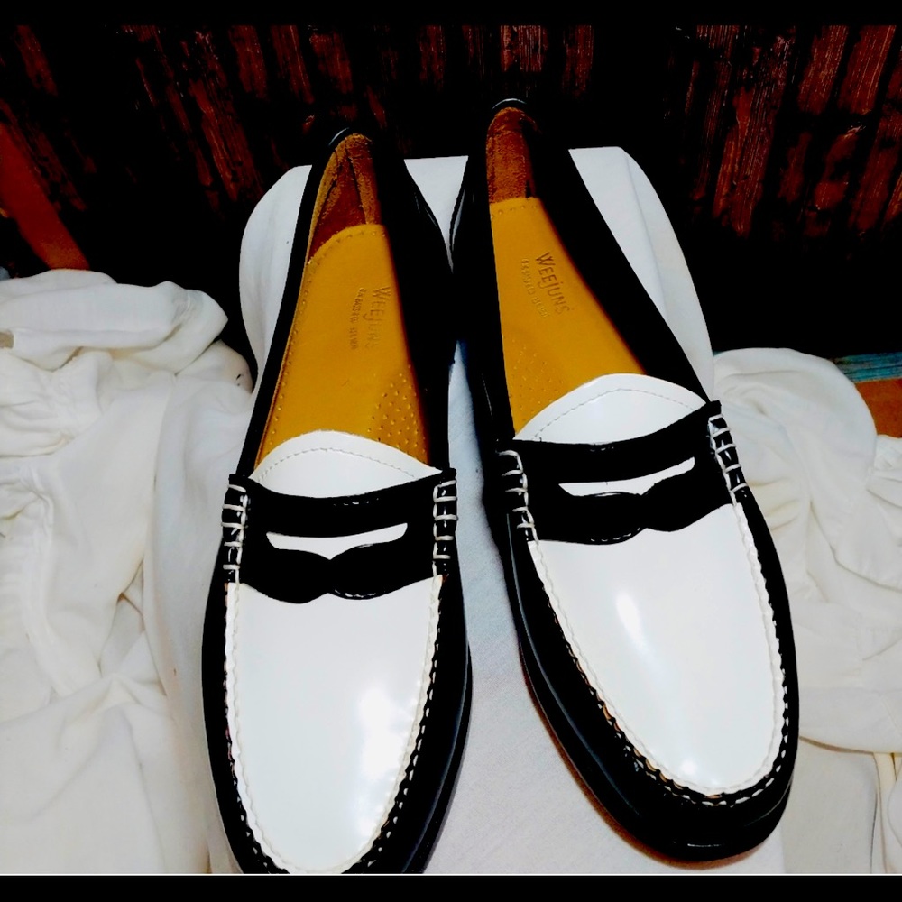 Not Sold - Beautiful loafers very popular! I Get a ton of complimets.,,